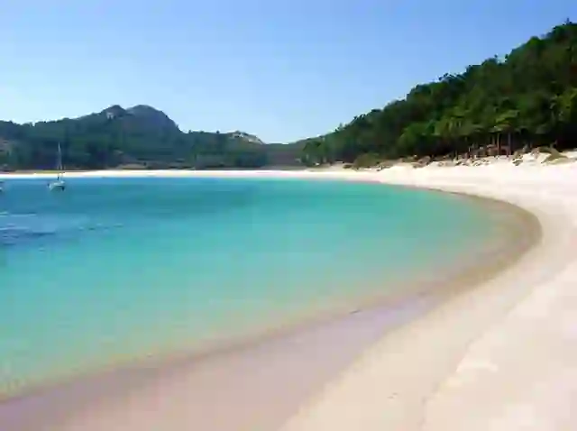 Playa de Rodas en las Islas Cíes, uno de los paisajes naturales más espectaculares de la España Verde